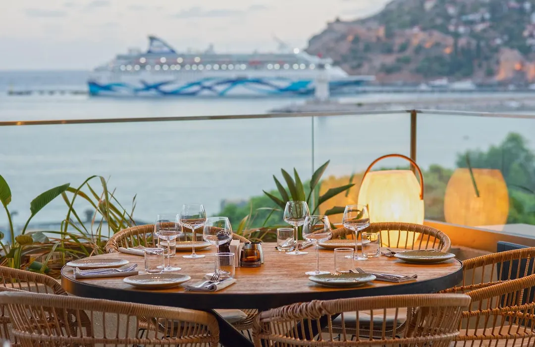 Bueyuek Hotel (Adults Only)-1